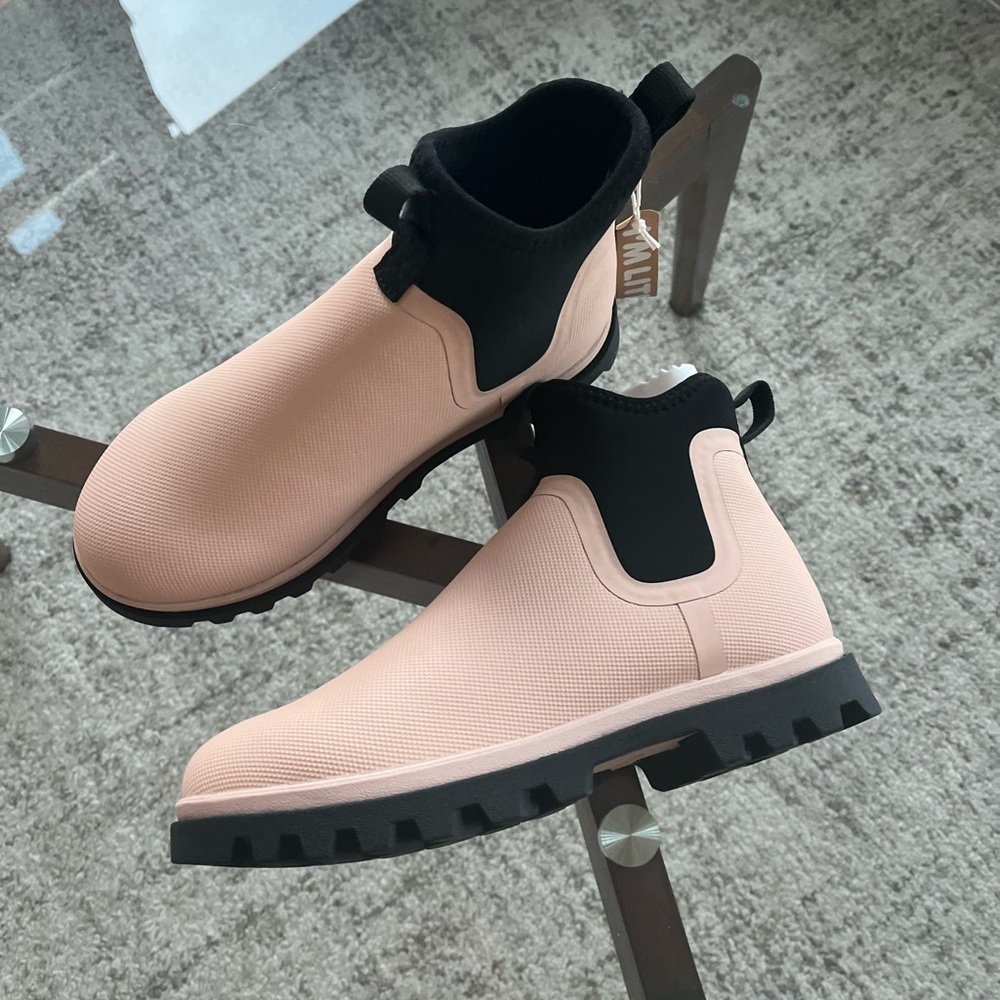 Native Jiffy Pink Islington TrekLite Chelsea Waterproof Boots Sz 6